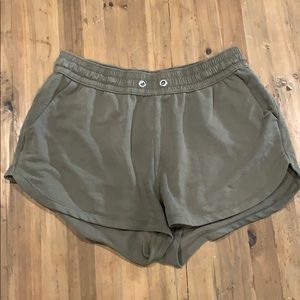 olive green cotten shorts